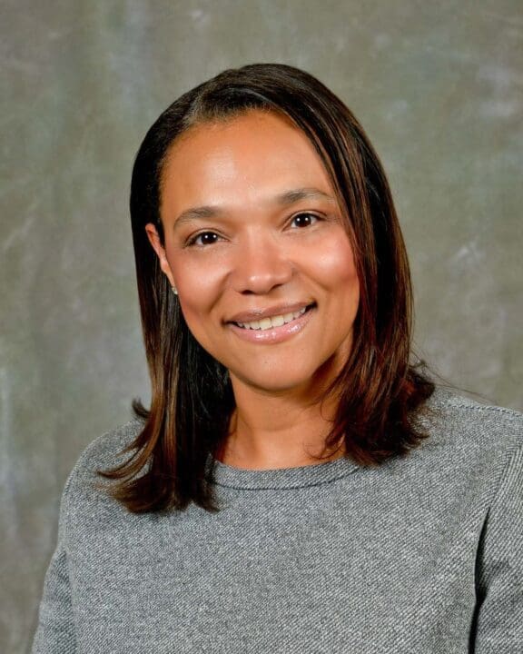 Blenda Pinto – headshot