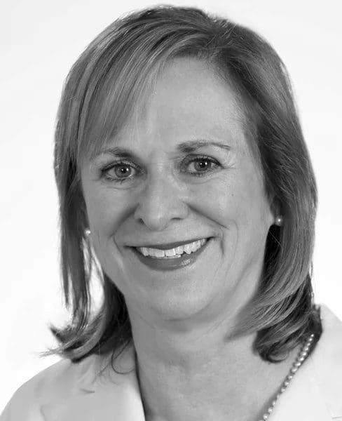 Lee Ann Dillon headshot